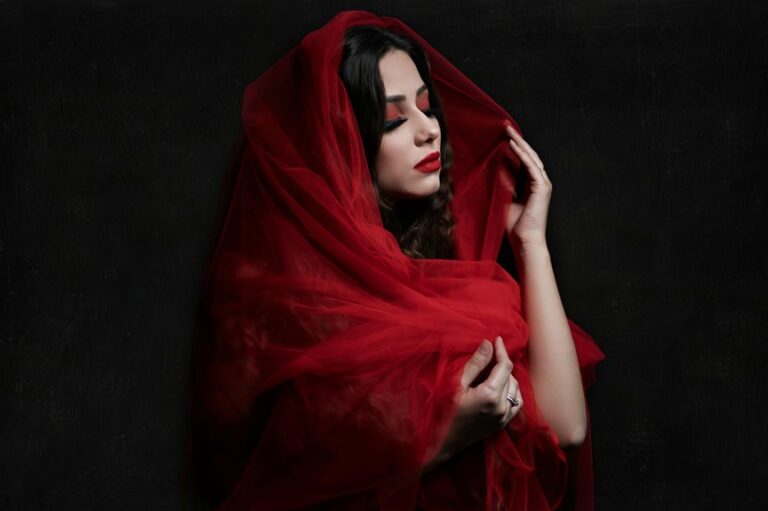 luxurious silk fabric types