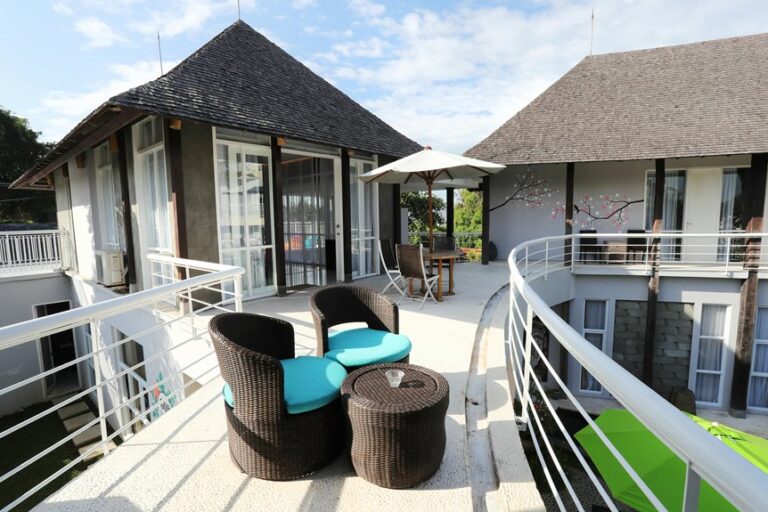ultra luxury hotel experiences worldwide