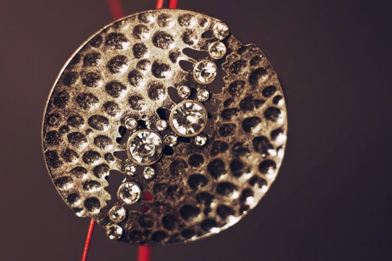 silver plated jewelry tarnishes