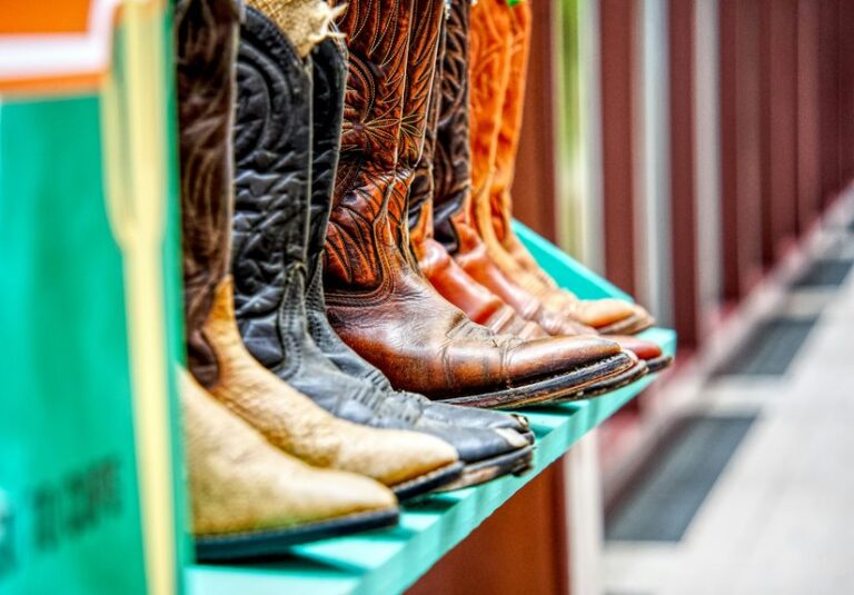 alan ritchson s boots