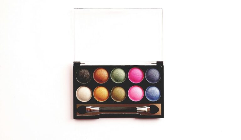 beginner eyeshadow application guide
