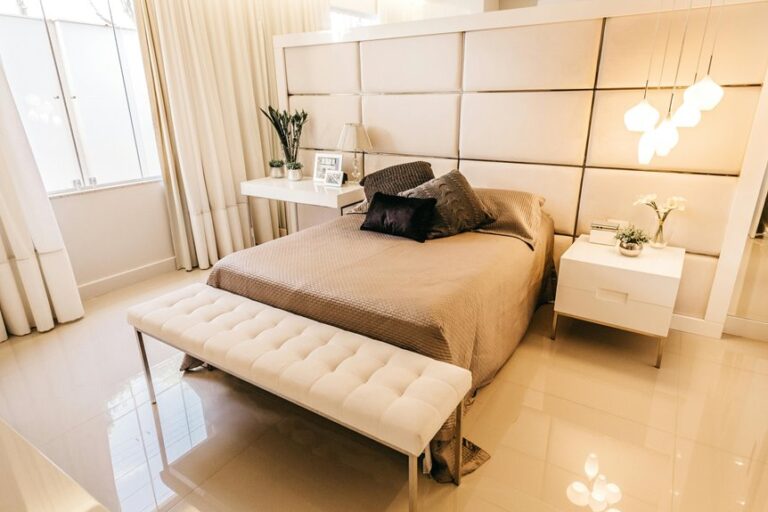 comfortable stylish bedroom decor