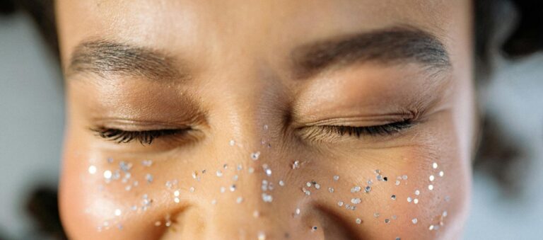 glitter eye makeup application