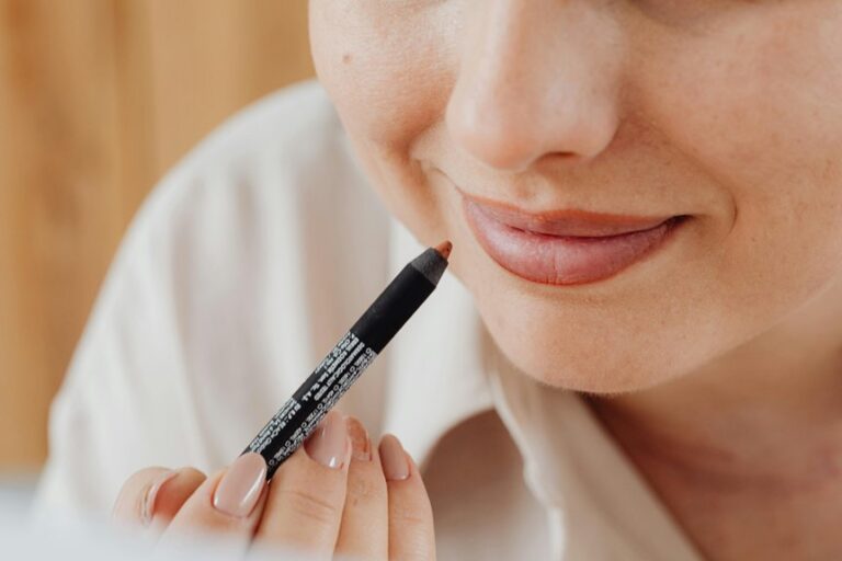 lip shaping liner tricks