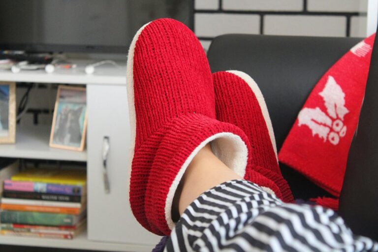 wearing socks with slippers
